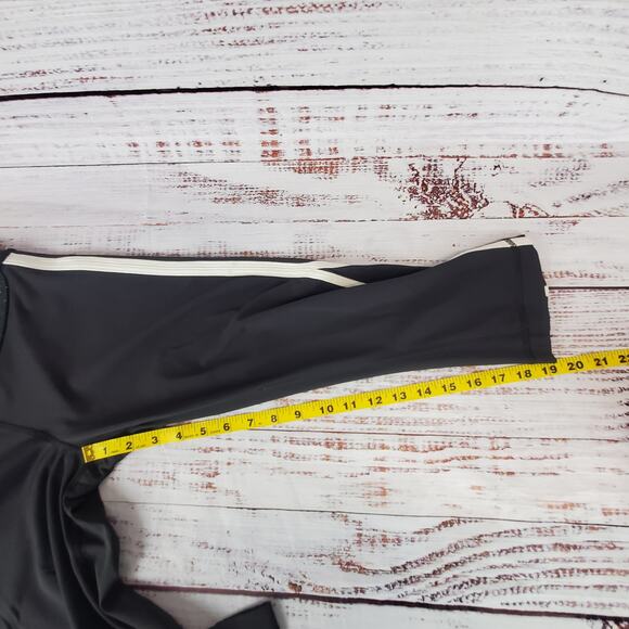 Lululemon Up The Pace Crop Leggings Black Sweet Spot Angel Wing Size 6 - Picture 8 of 11